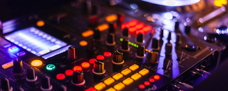 Nahaufnahme Des Beleuchteten Dj Controllers